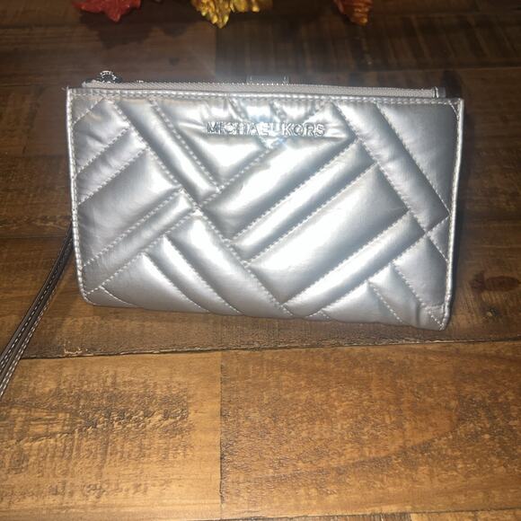 Michael kors Peyton quilted double dip wallet Silver - Picture 1 of 5